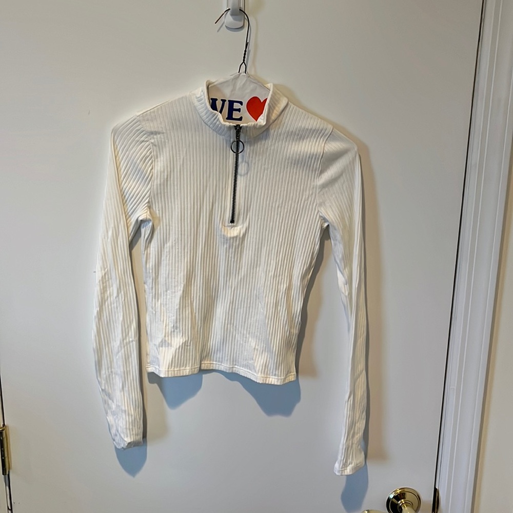 Hollister Slim Tee long sleeve quarter zip white size small